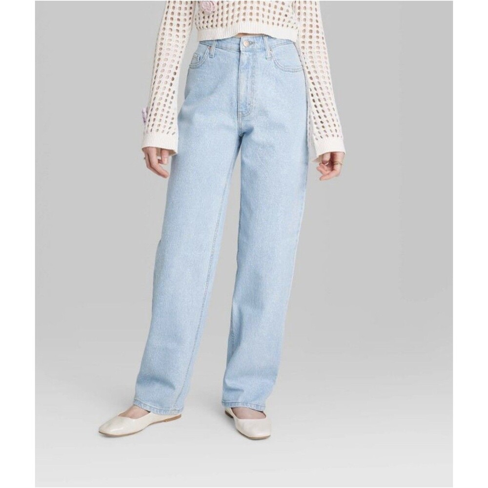 Light Wash Straight-Leg Women’s Jeans